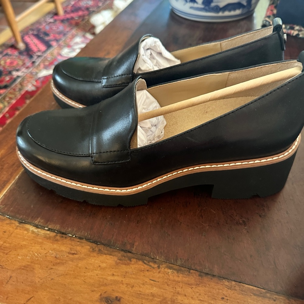 NEW! Naturalizer  Black Loafers for Women